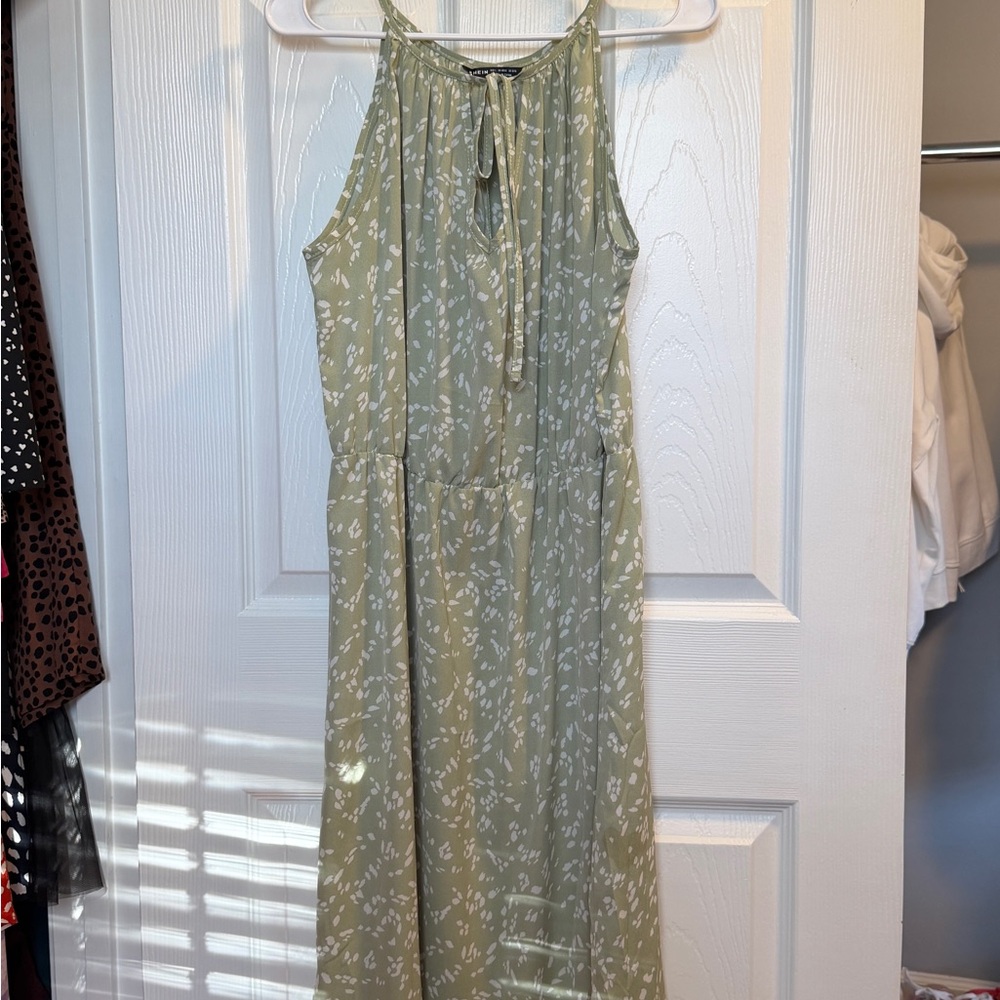 Pretty Green and White Floral Detail Sleeveless Dress